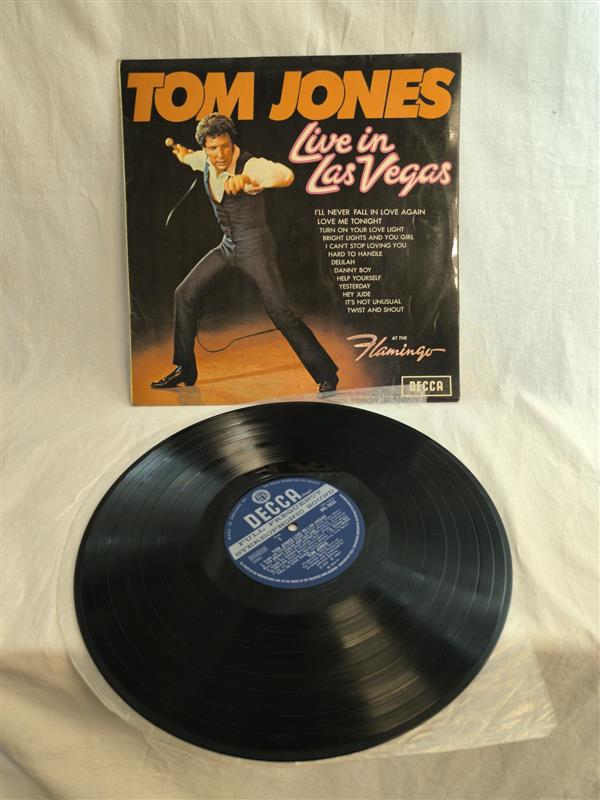 Tom Jones – Live in Las Vegas (Decca), LP