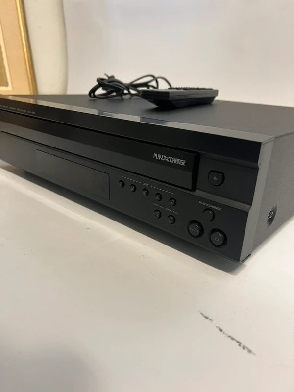 Yamaha CDC-585 5-skivors CD-växlare - SÅLD!