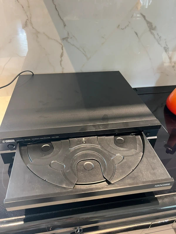 Yamaha CDC-585 5-skivors CD-växlare - SÅLD!