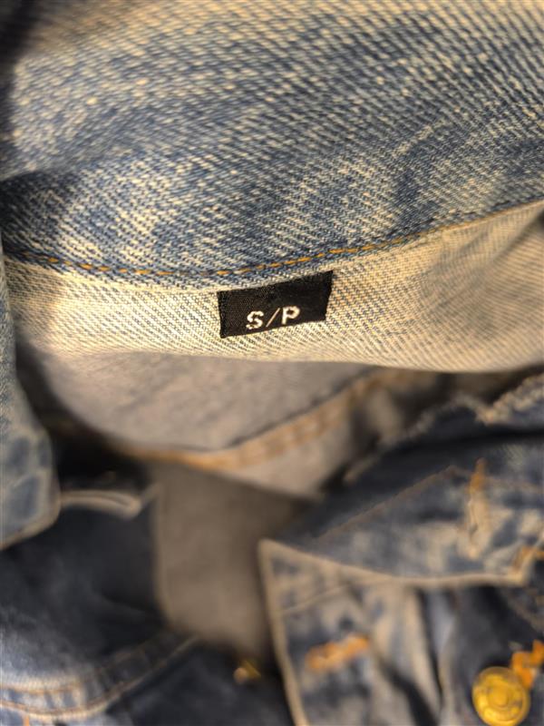 Herrmodell i ljus denim, S/P‑storlek