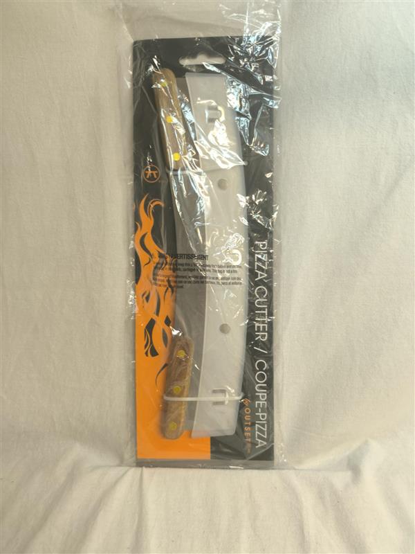 Pizza cutter from Outset (rocker model) - New