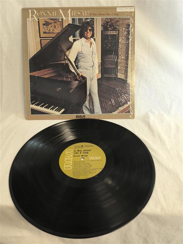 Ronnie Milsap – It Was Almost Like a Song (Vinyl, RCA Victor, 1977)
