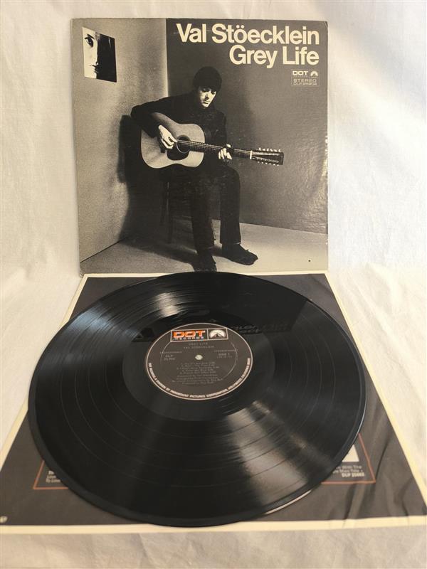 Val Stöecklein – Grey Life(Dot Records), LP