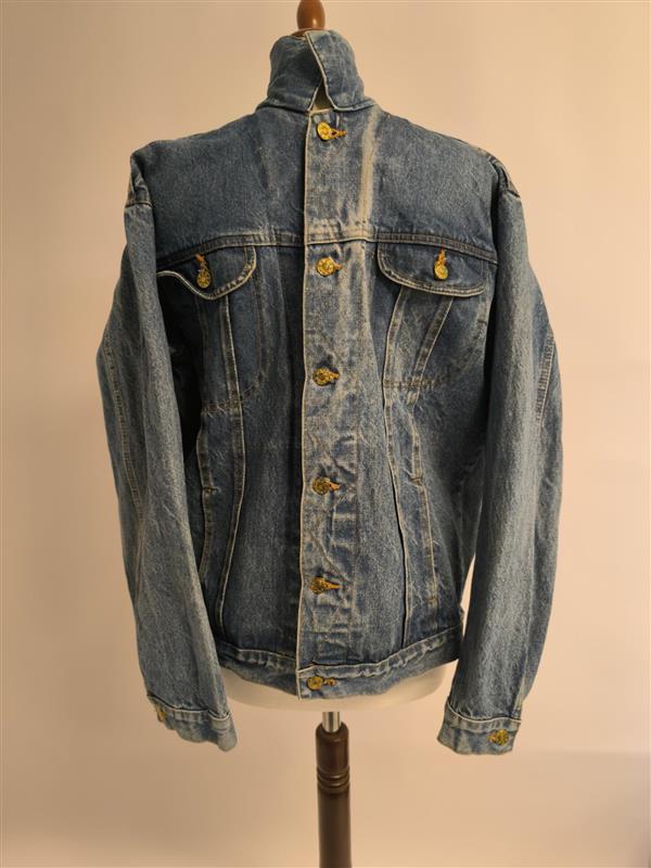 Herrmodell i ljus denim, S/P‑storlek