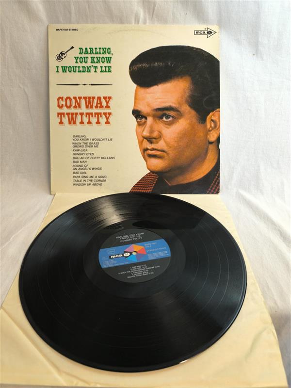Conway Twitty – Darling, You Know I Wouldn’t Lie