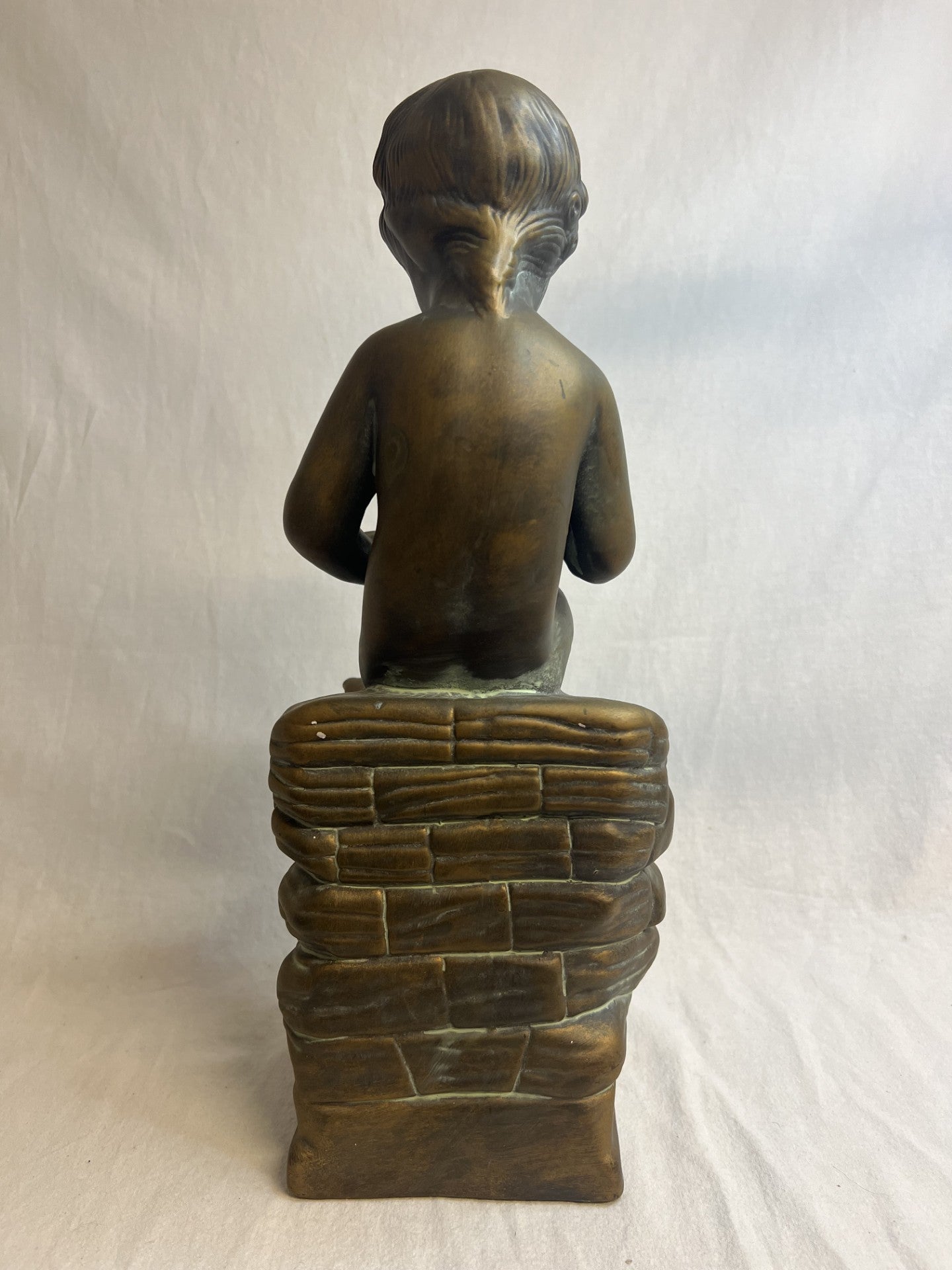 Sculpture in bronze imitation