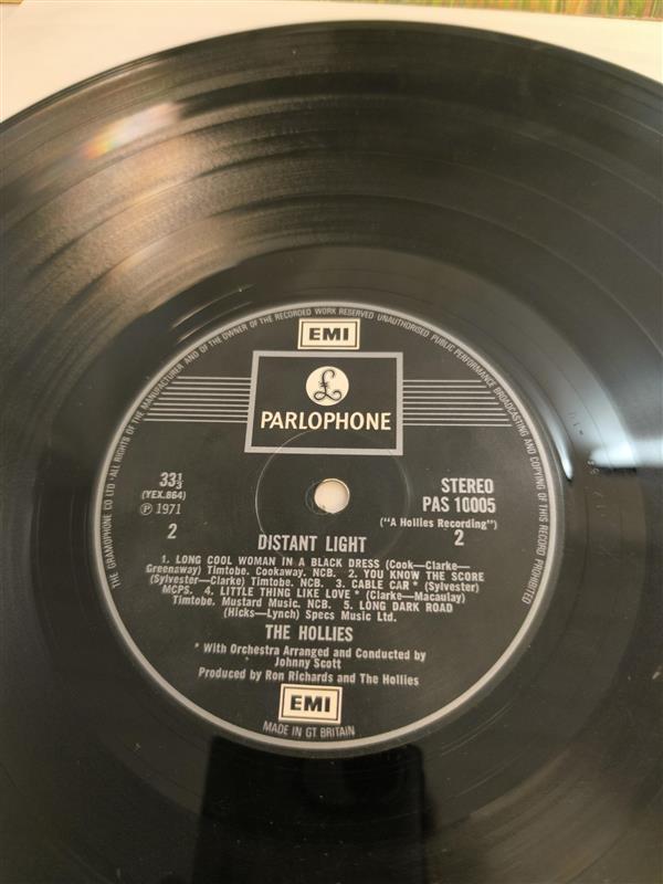 The Hollies – Distant Light