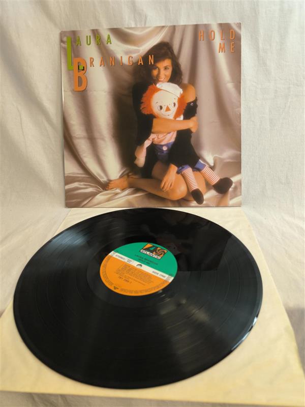 Laura Branigan – Hold Me