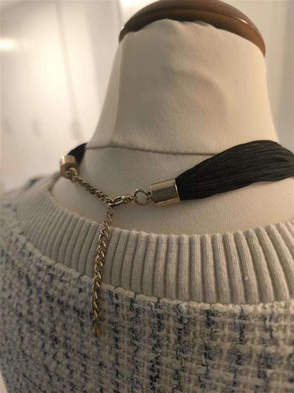 Black multi-strand necklace – Metal clasp & tassel detail