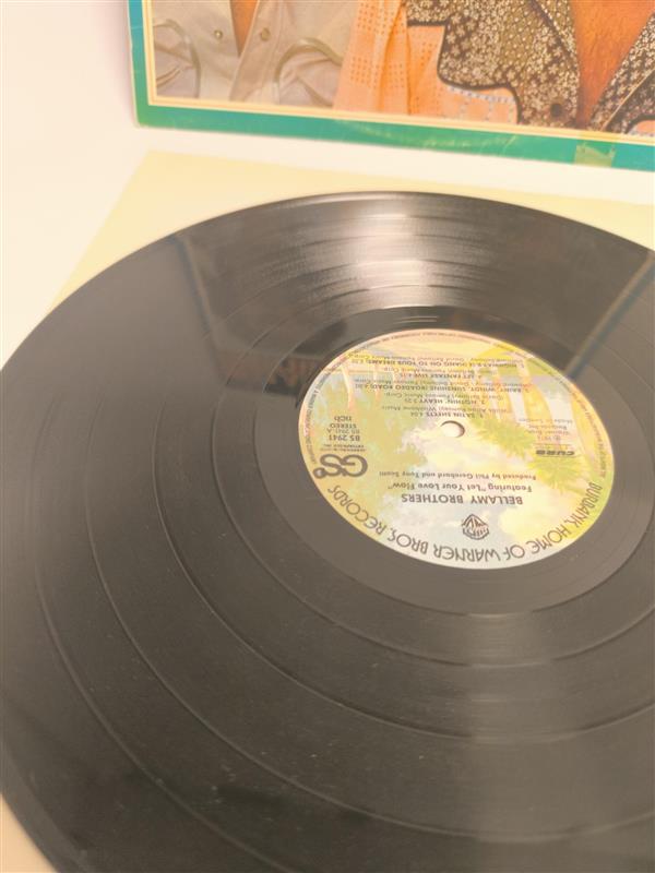 Bellamy Brothers – Let Your Love Flow (LP) – VG / G+ skick