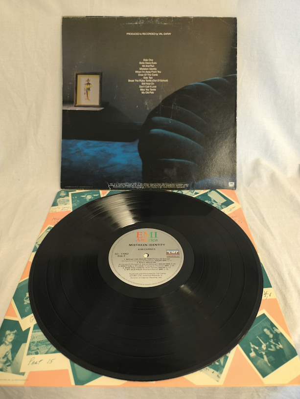 Kim Carnes, "Mistaken identity" (LP)