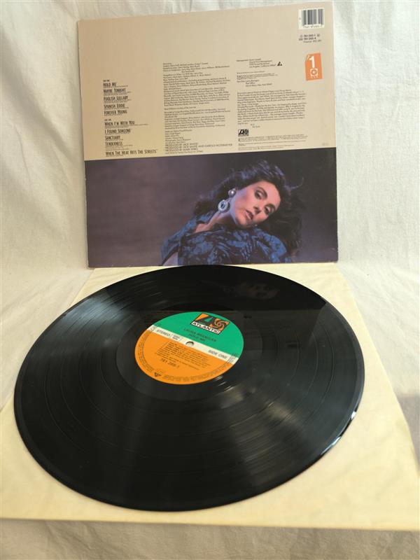 Laura Branigan – Hold Me